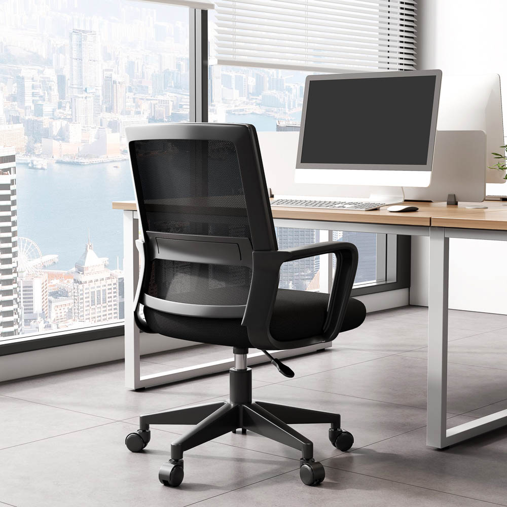 Кресло офисное BY, черное, основание металл, наполнитель поролон, регулировка высоты, 47х47 см, арт.№ 405-120