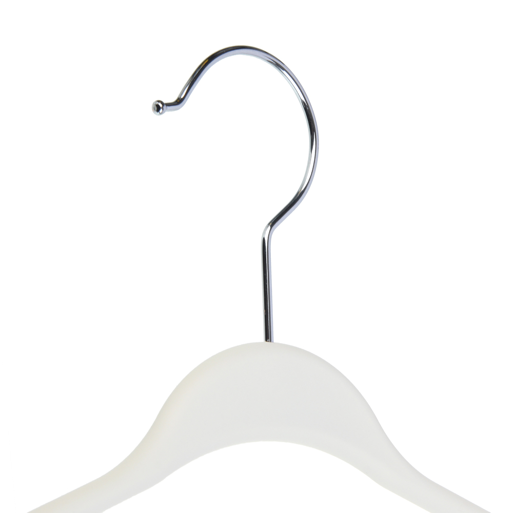Вешалка для одежды тм VETTA, 43х21,5х3 см, пластик с покрытием софт тач, широкие плечи, цвет белый, арт.№ 456-141
