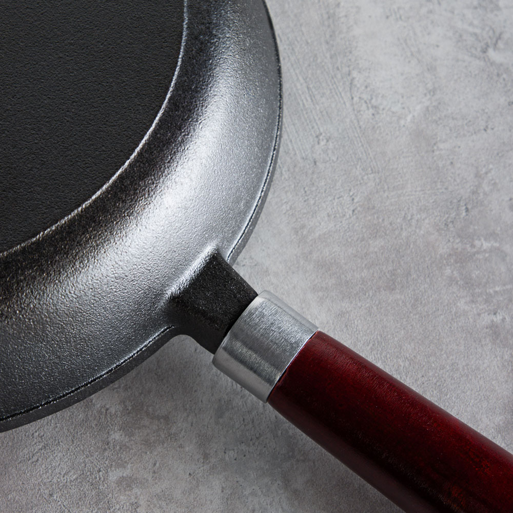 VETTA Сковорода чугун, d22х5см, деревянная ручка, индукция, арт.№ 808-005