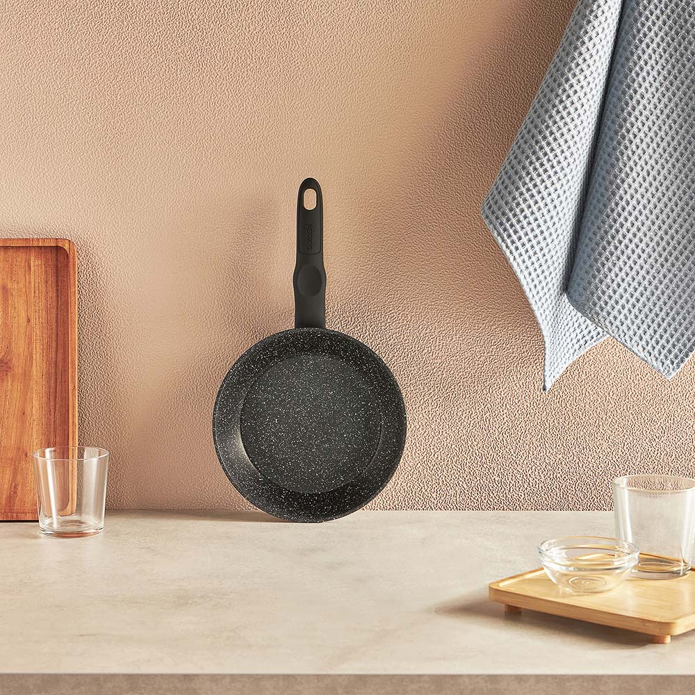 SATOSHI Стоун Сковорода литая d20см, антипригарное покрытие Мрамор, индукция, арт.№ 846-332