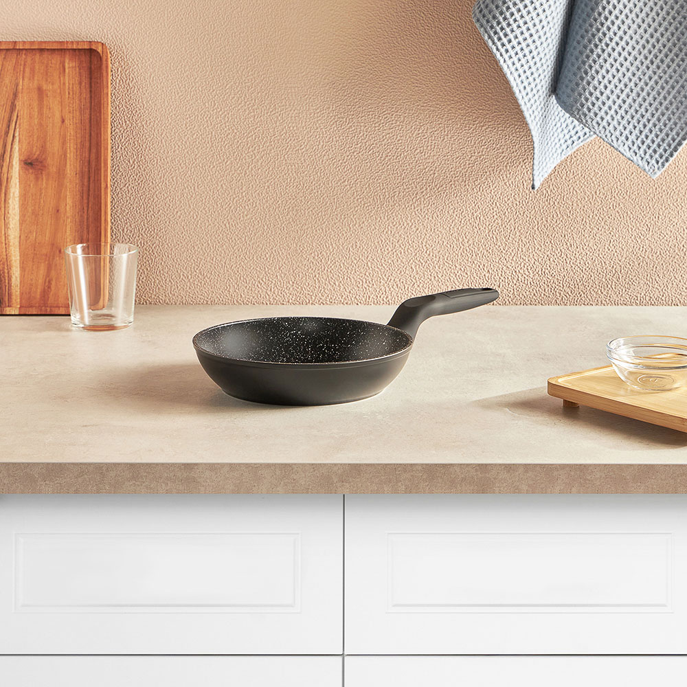 SATOSHI Стоун Сковорода литая d20см, антипригарное покрытие Мрамор, индукция, арт.№ 846-332