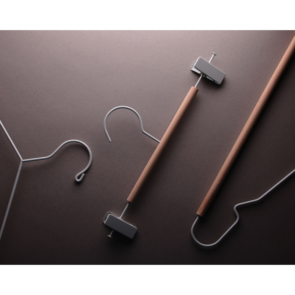 VETTA Вешалка металлическая для брюк/юбок с клипсами, бамбуковая перекладина, 30см, арт.№ 456-104