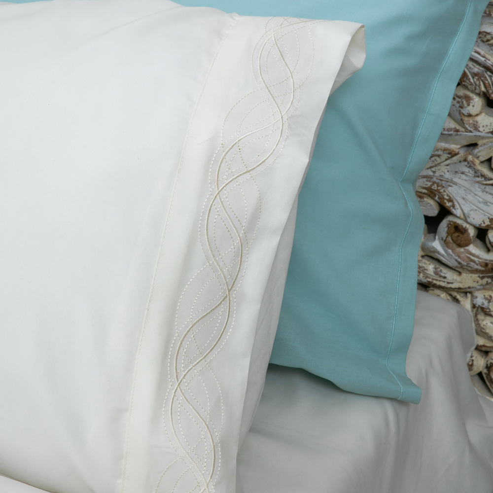 PROVANCE Элина Комплект постельного белья с вышивкой евро (4 пр.), полисатин, 85гр/м, ПЭ, 3 цвета, арт.№ 488-031