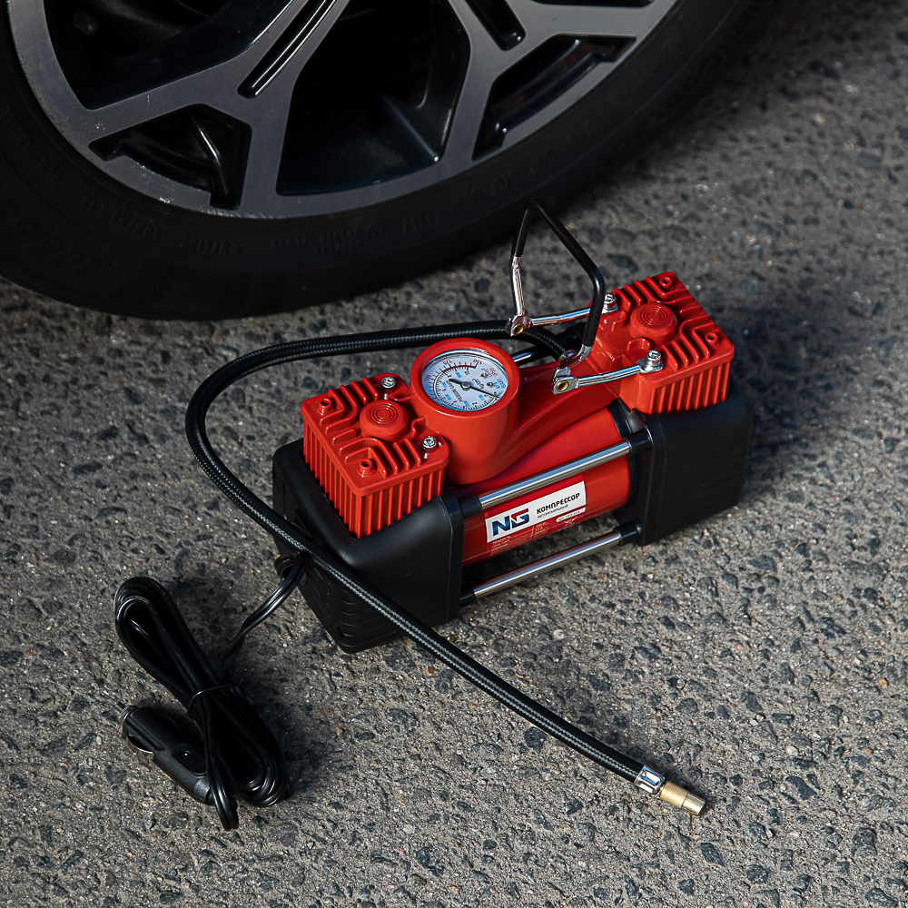 ЕРМАК Набор 12 предметов с 2-х поршневым компрессором 12В, 60л/мин, 180Вт, арт.№ 713-111