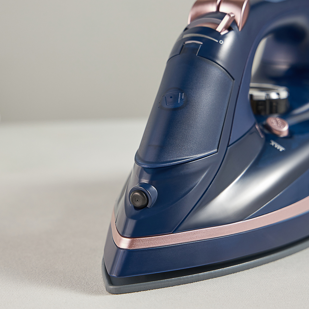 LEBEN Утюг с отпаривателем и разбрызгивателем, 2200Вт, бак для воды 270 мл, кер.подошва, 220-240В, арт.№ 249-045