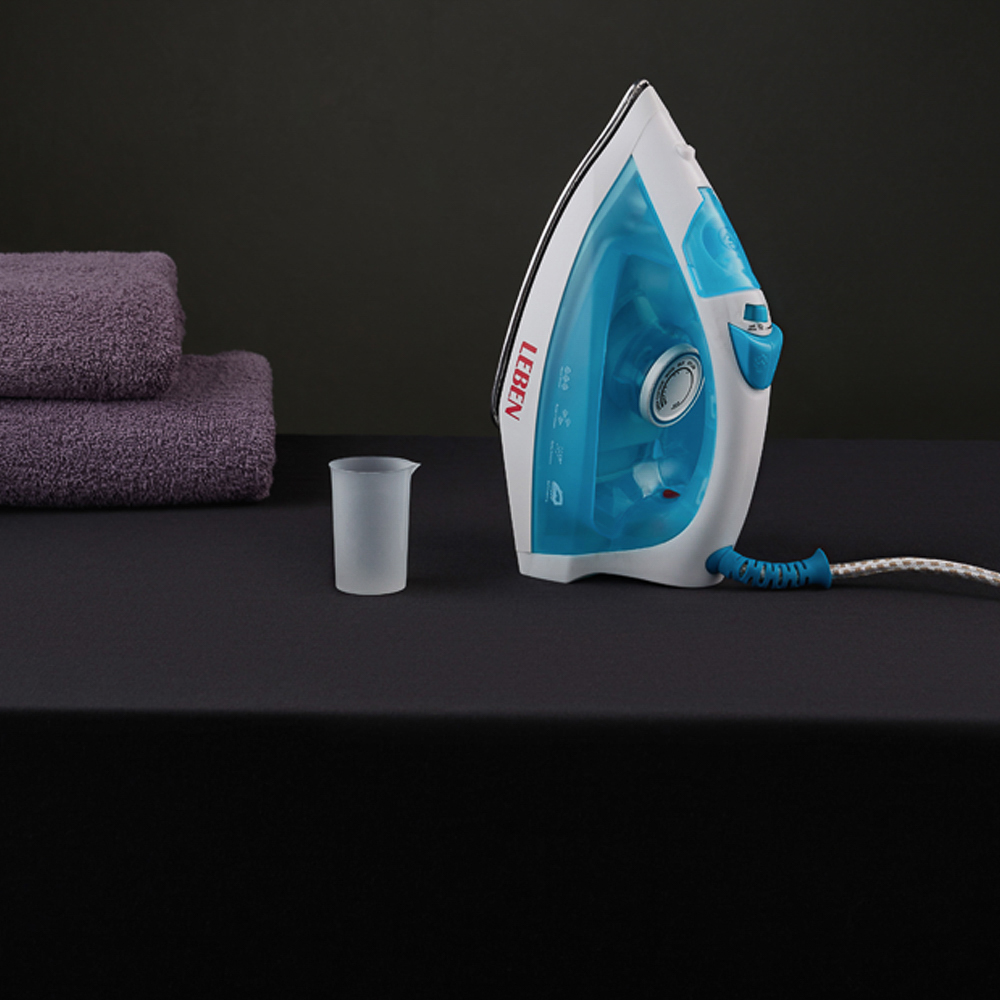 LEBEN Утюг с отпаривателем 2000 Вт, подошва - покрытие из нерж. стали, пар 15 гр.мин, арт.№ 249-003