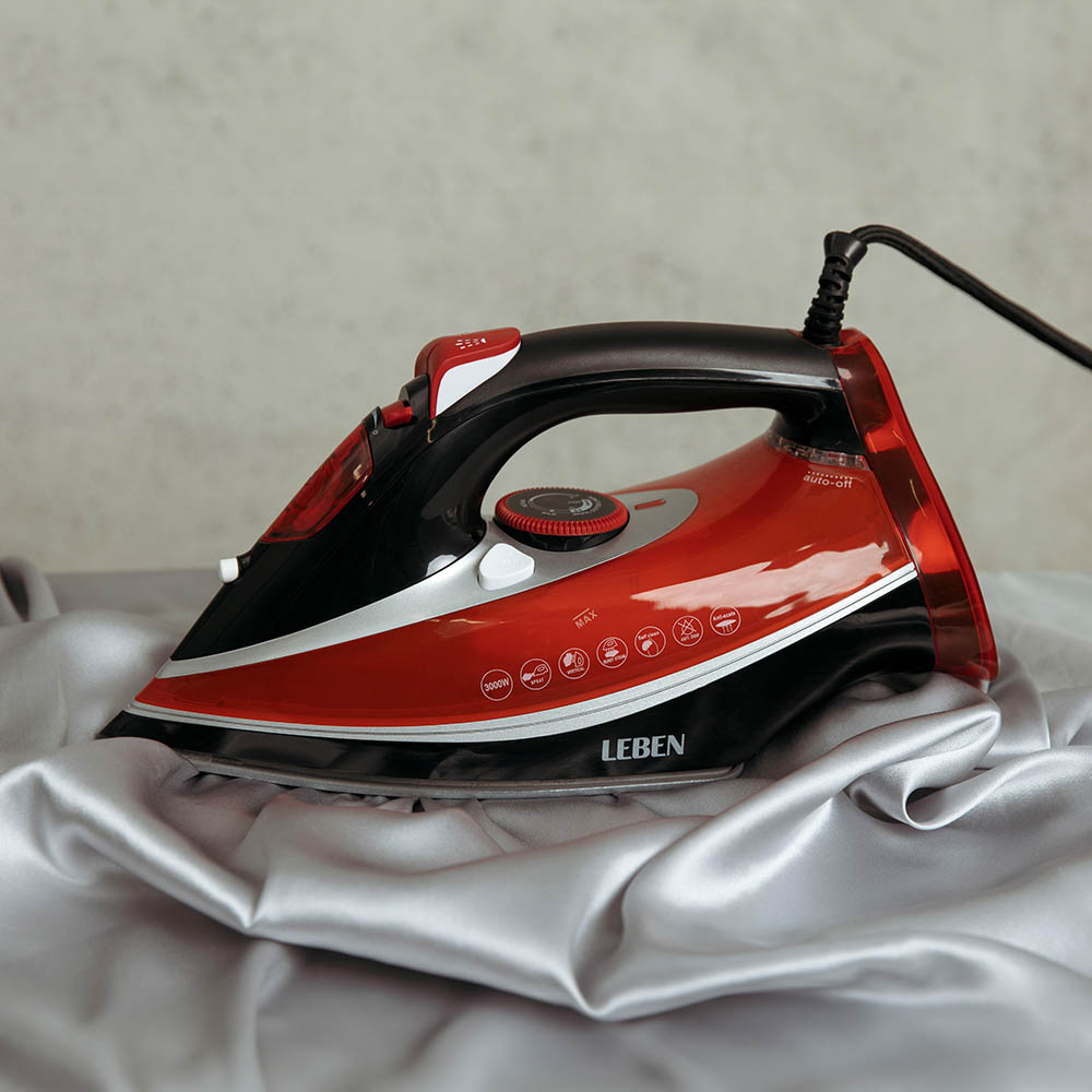 LEBEN Утюг с отпаривателем 3000 Вт, подошва - керамическое покрытие, арт.№ 249-012