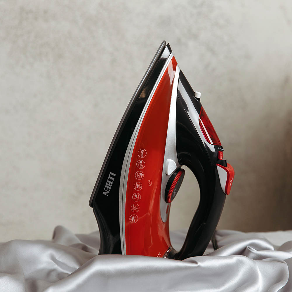 LEBEN Утюг с отпаривателем 3000 Вт, подошва - керамическое покрытие, арт.№ 249-012