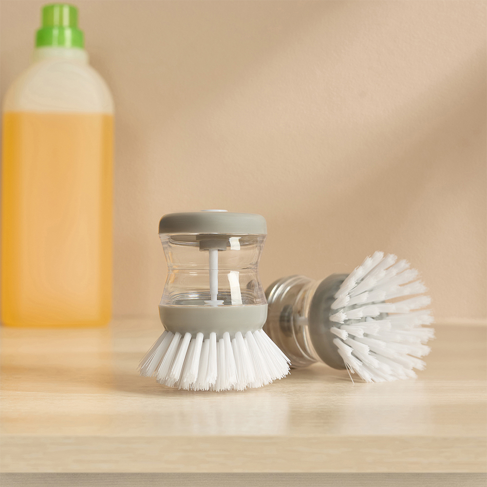 Щетка для посуды с дозатором тм VETTA, 8см, пластик, цвет серый, арт.№ 441-010