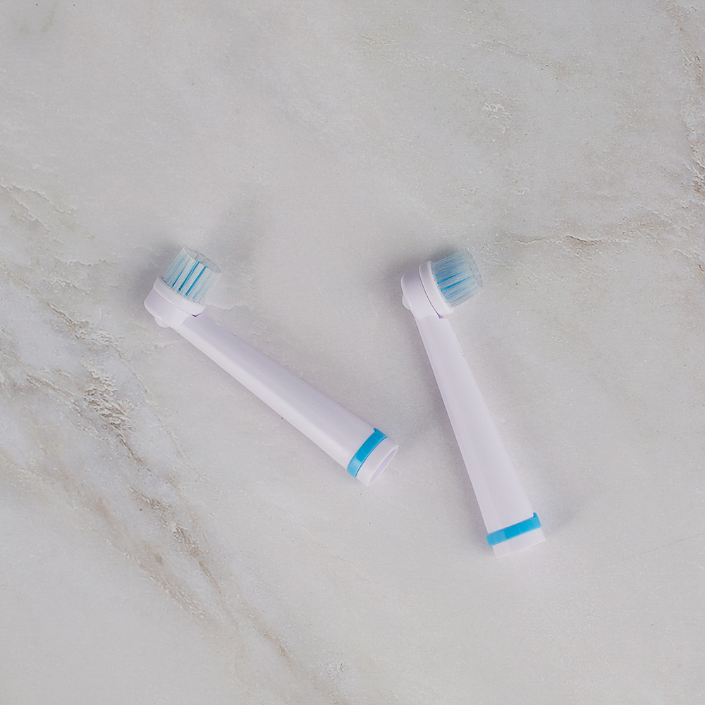 LEBEN Детская электрическая зубная щетка, 2 насадки, колпачок, пластик, 37х29х204 мм, арт.№ 263-022