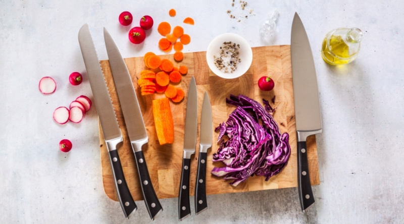 Что лучше: набор ножей или отдельные ножи? Какие 3 ножа самые важные на кухне?