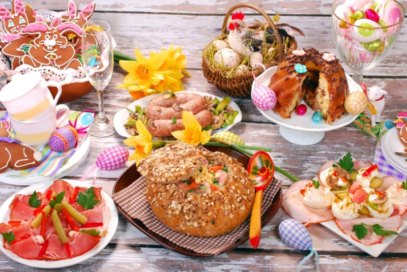 Что готовят на Пасху: 10 традиционных блюд и посуда для их приготовления