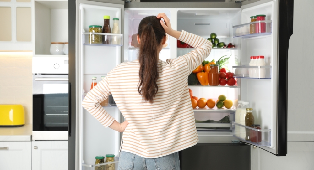 Как отмыть холодильник и удалить неприятный запах
